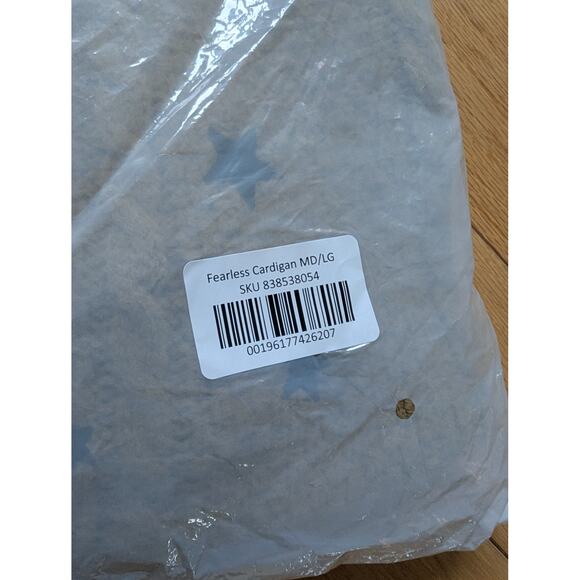 Taylor Swift Size M L Cardigan Fearless New Sealed Swiftie Present Eras Tour - Picture 7 of 12